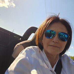 Meet your Posher, Lenice